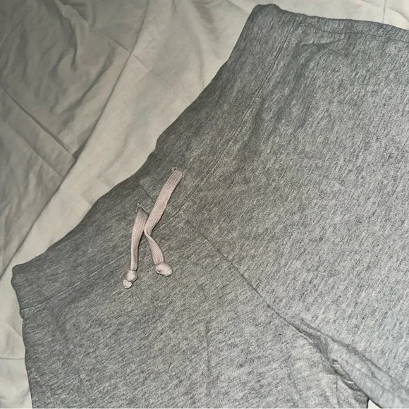 Vintage Y2K SweatPant Capri Pants with cute pockets! - Picture 8 of 16